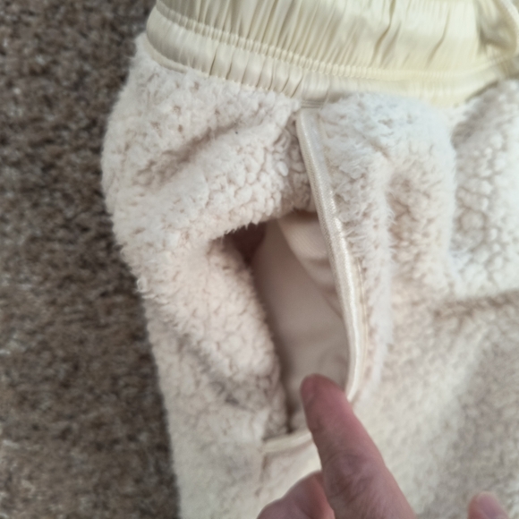 Athleta Girl Cream Sherpa Jogger Pants Size 12 - Picture 4 of 6